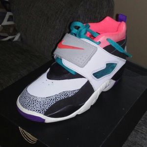 Nike Shoes - Nike Nike Shoes - Nike